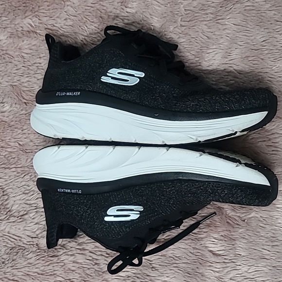 Skechers Women's D'Lux Walker Commuter Black Athletic and Training Shoes Used - Picture 7 of 13